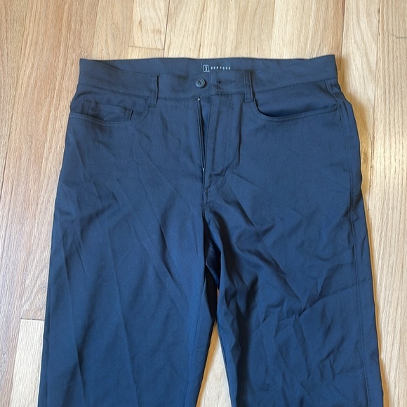 PGA tour men’s Black Straight-Leg Pants
Size M
Good condition - Picture 2 of 7